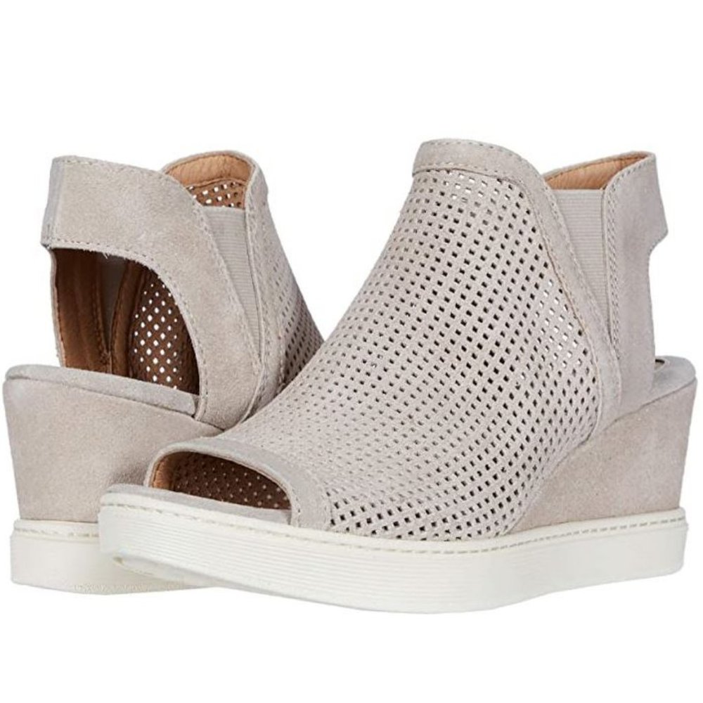 Sofft suede wedge sandals - Sz 7.5M
